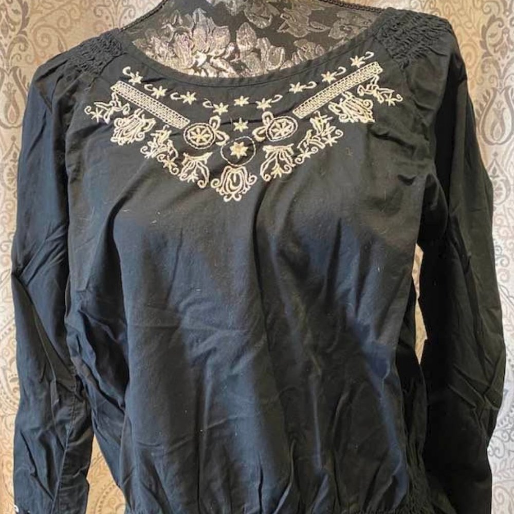 LAST CALL!! Nine West Black Embroidered Peasant Blouse, M